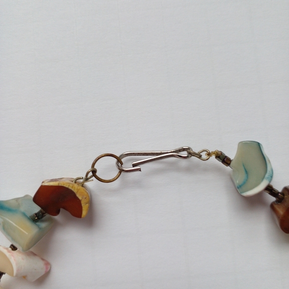 Fossilized, shell handmade necklace, hangs 14", rare style, rare stone. - Picture 4 of 5